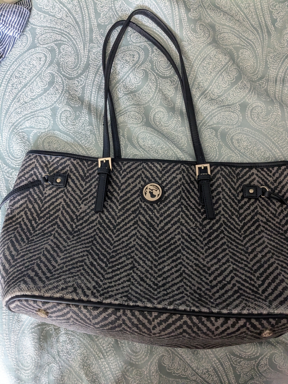 Spartina 449 Black and Gray Chevron Tote